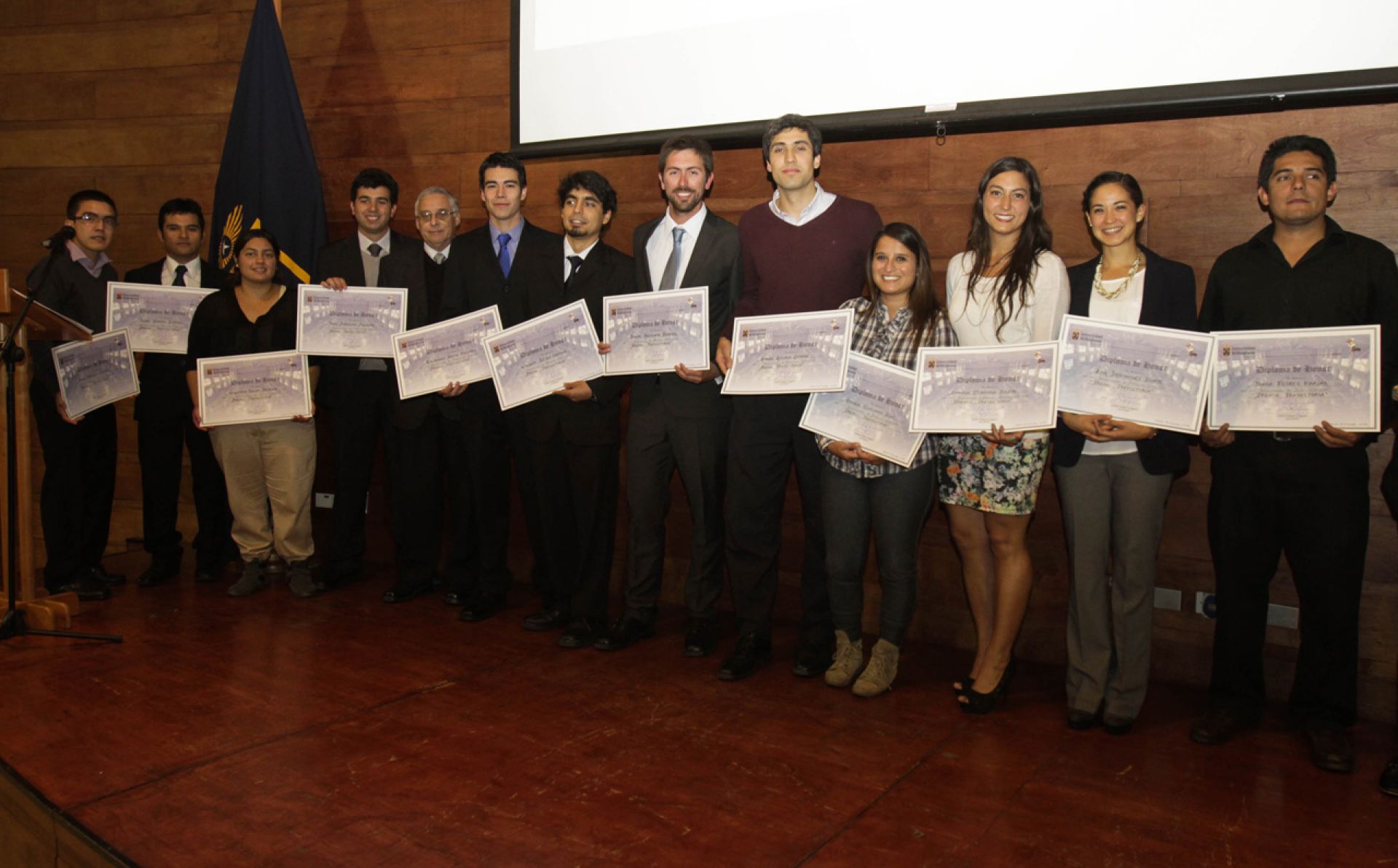 Universidad de Valparaíso - Defider distinguió a los mejores deportistas  del año